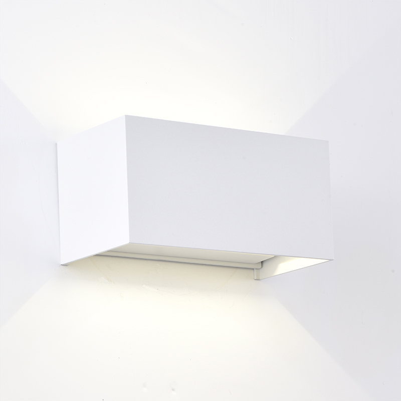 Уличный светильнык 20*10*10 см, LED 24W 2700K белый Mantra Davos 8606