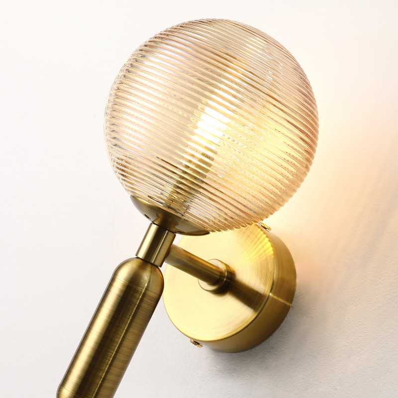Бра Favourite Idem 2723-1W, D150*W120*H240, латунь, плафон из рифленого стекла янтарного цвета
