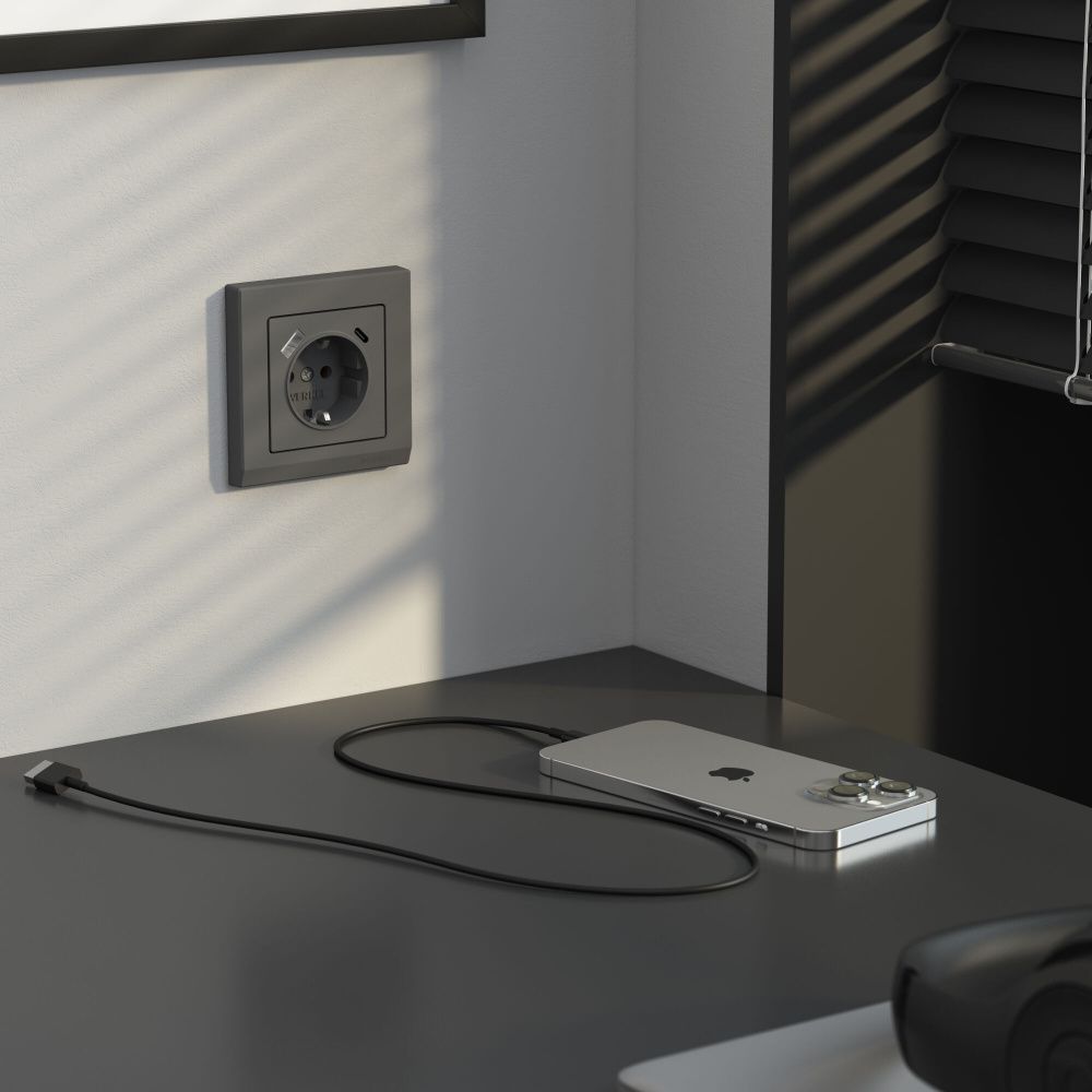 Розетка Werkel W1171764 с заземлением, шторками и USB тип A+C, графит матовый