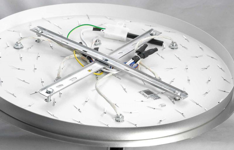 Люстра Lussole Como LSA-5603-07, хром, белый матовый, диаметр 45 см