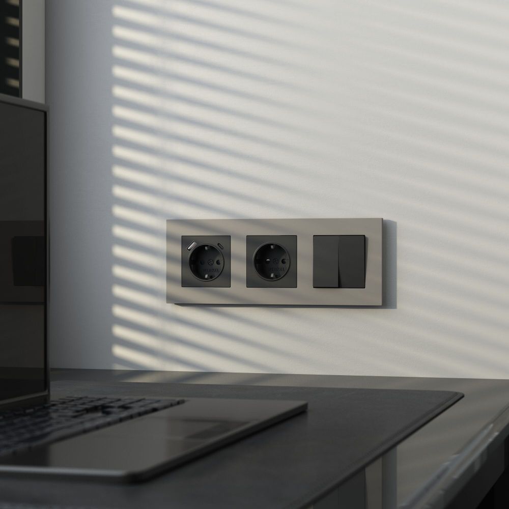 W0032917 Рамка на 3 поста Slab, дымчатый софт Werkel, 4690389218439