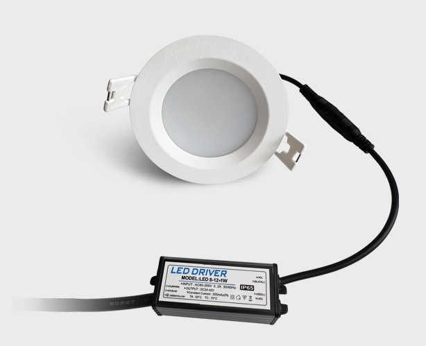 Влагозащищенный светильник 9*7,5 см, ITALLINE  IT08-8018 white 3000K