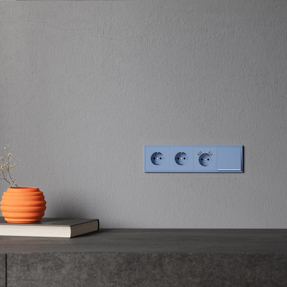 Накладка для розетки с заземлением и защитными шторками, с USB A+A, S70, деним Voltum VLS000915