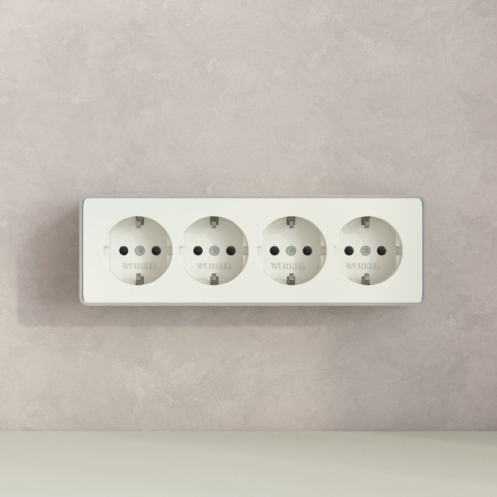 W5072204 Розетка четверная с заземлением и шторками Gallant, слоновая кость Werkel, 4690389217999