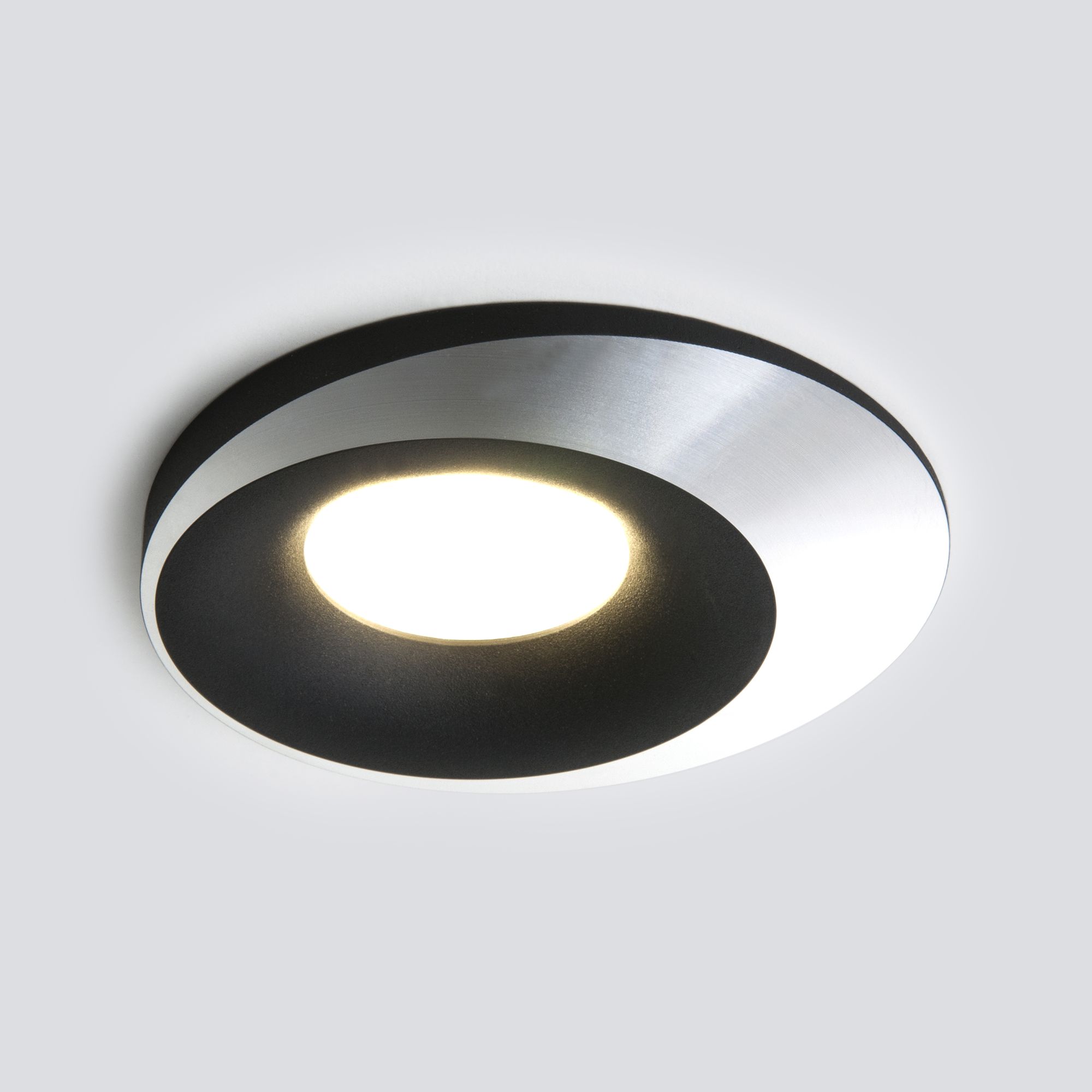 Встраиваемый точечный светильник 124 MR16 черный/серебро Elektrostandard