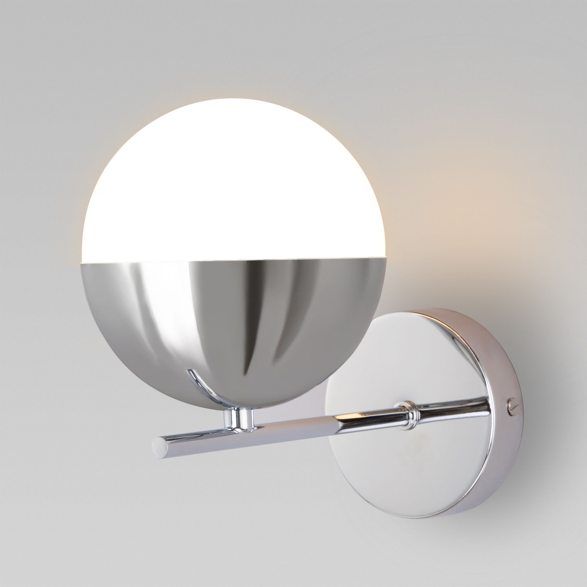 Настенный светильник со стеклянным плафоном Eurosvet Nuvola 70129/1 хром