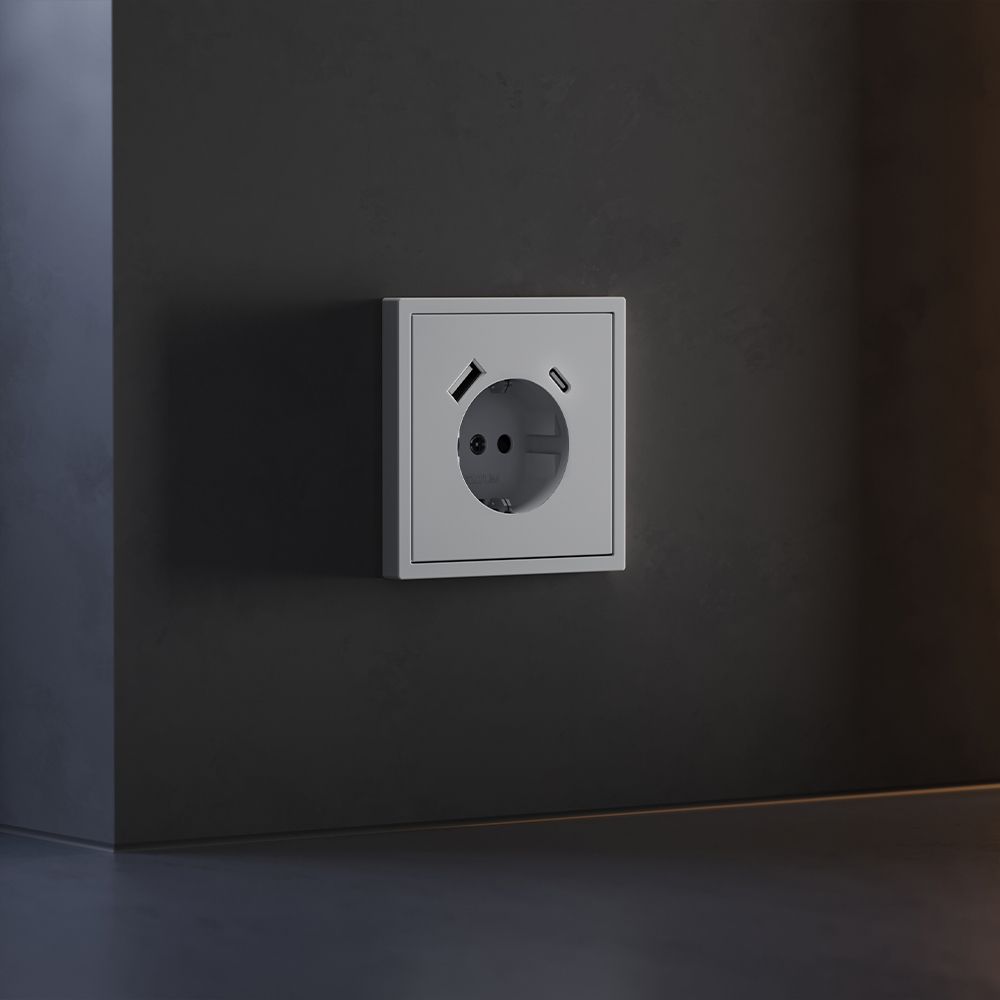 Накладка для розетки с заземлением и защитными шторками, с USB A+C, S70, серый Voltum VLS001016