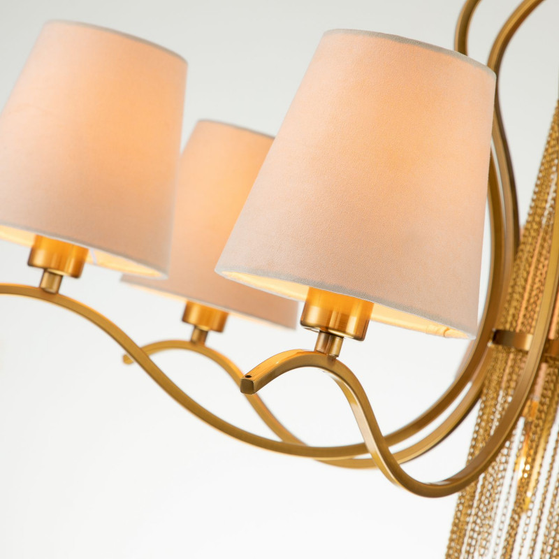 Подвесная люстра Favourite Ketten 2867-7P, D750*H430/1430, латунь, плафоны из велюровой ткани кремового цвета, декоративный элемент в виде латунных цепочек