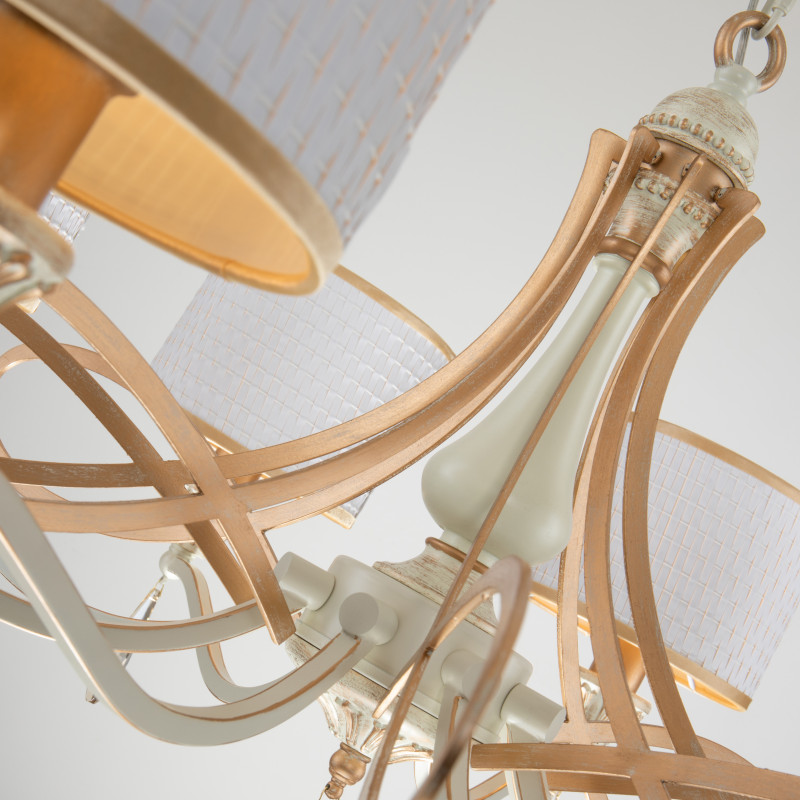 Подвесная люстра Favourite Charlotte 2695-7P, D840*H450/1450, каркас белого цвета с патиной цвета перламутровое золото, абажуры из белой ткани с золотой тесьмой, декоративные элементы из прозрачного хрусталя