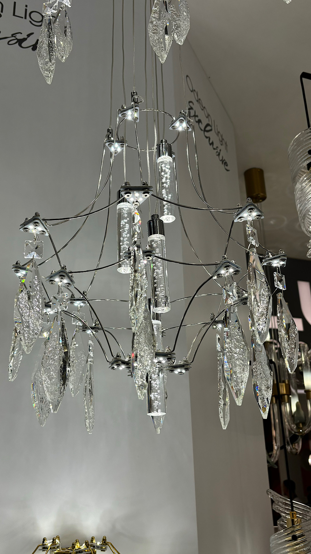 Потолочный светильник 103*LED*51W, 4000К, 4590lm Odeon Light Flamenco 7000/51CL, золото
