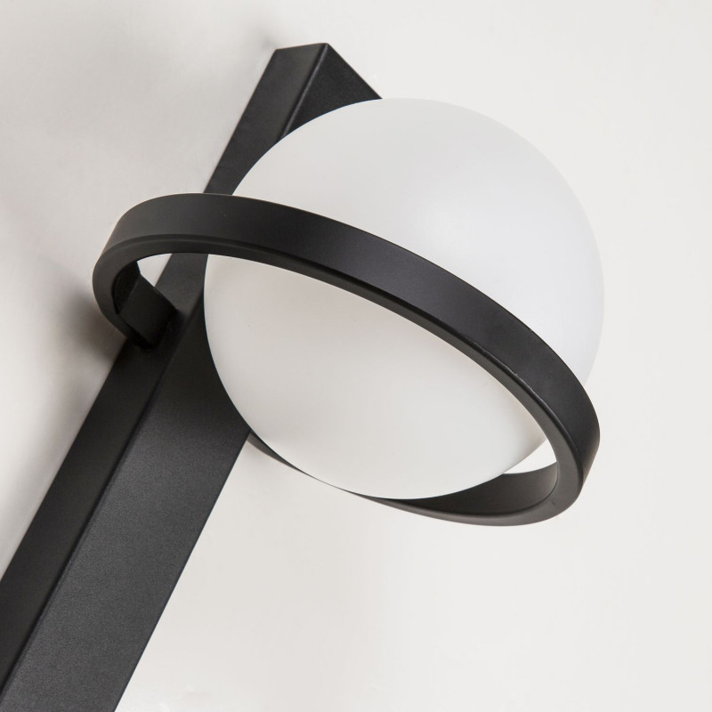 Бра Favourite Twin 4068-2W, D195*W195*H550, вытянутый каркас черного цвета, плафон выполнен из белого акрила с черным декоративным кольцом, поворотный спот LED черного цвета, два выключателя, US