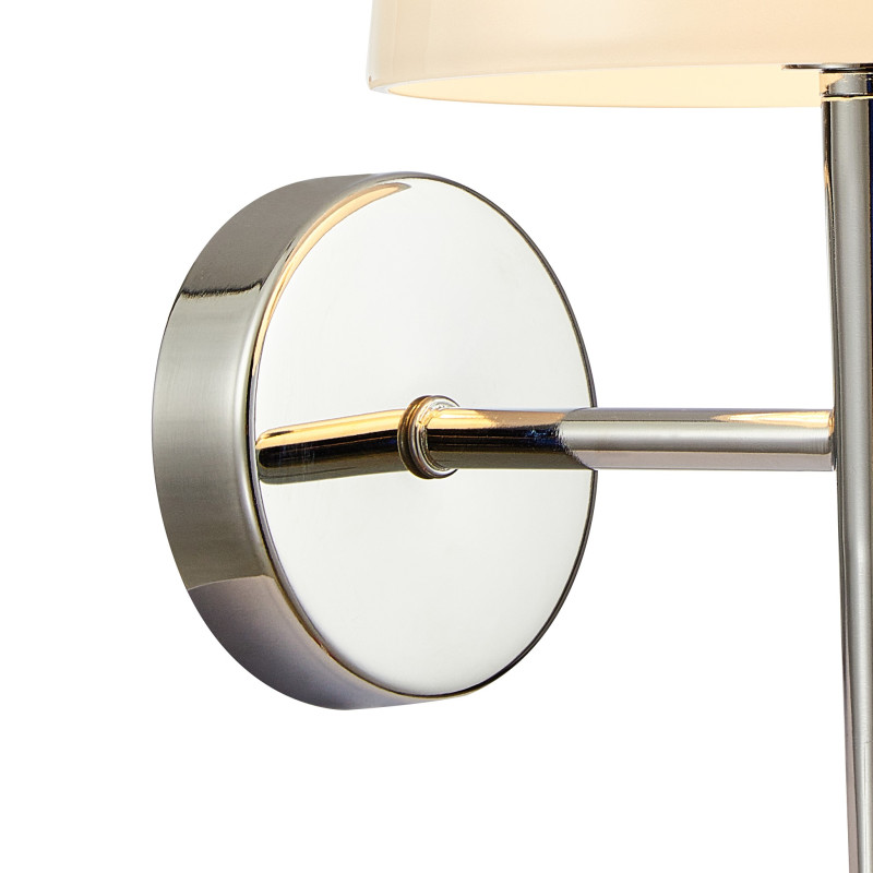 Бра Favourite Seta 2961-1W, D180*W220*H335, латуни, плафон из стекла цвета опала