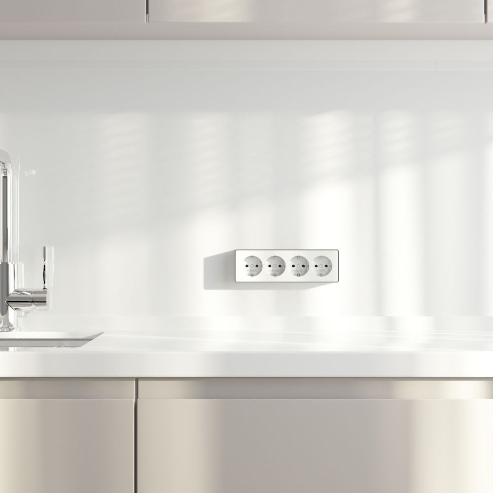 W5072210 Розетка четверная с заземлением и шторками Gallant, белый Werkel, 4690389218002