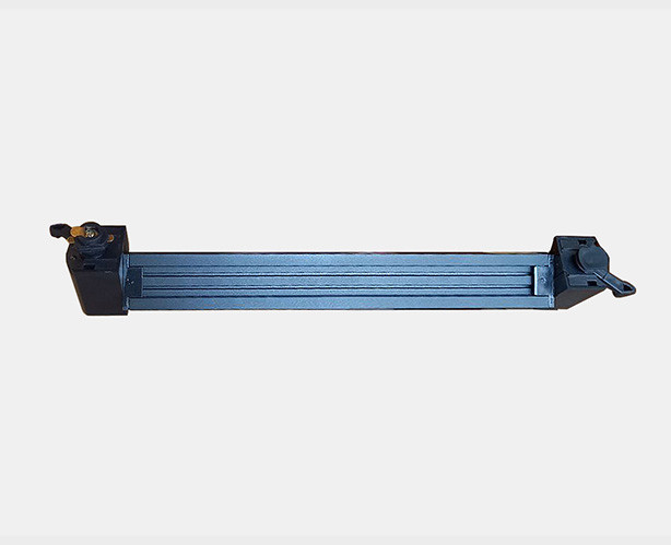 Светильник на шине 47,8*4,5 см, ITALLINE  IT08-8030 black 3000K