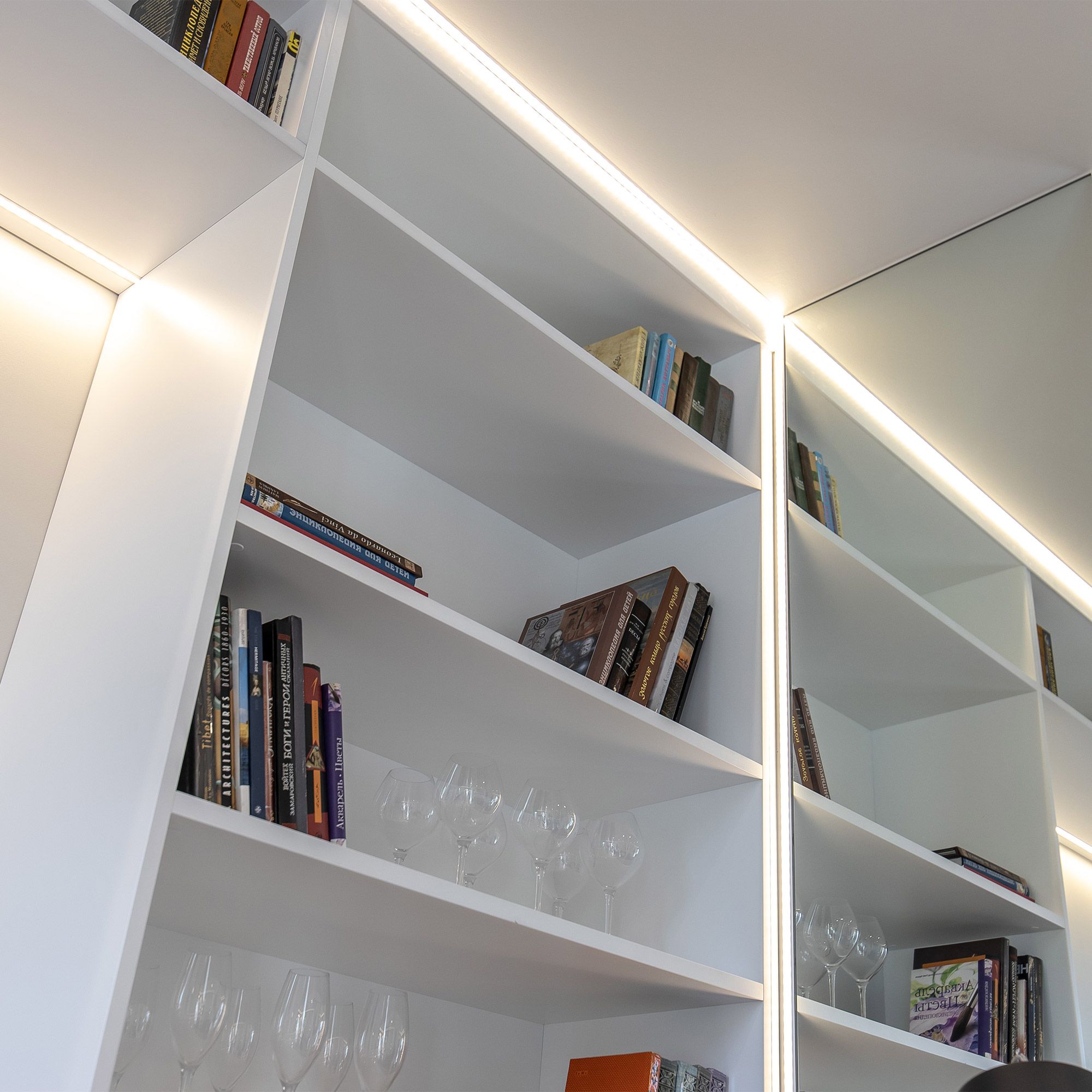 Светодиодная лента Лента светодиодная 12V 14,4W 60Led 5050 IP20 теплый белый, 5м Elektrostandard