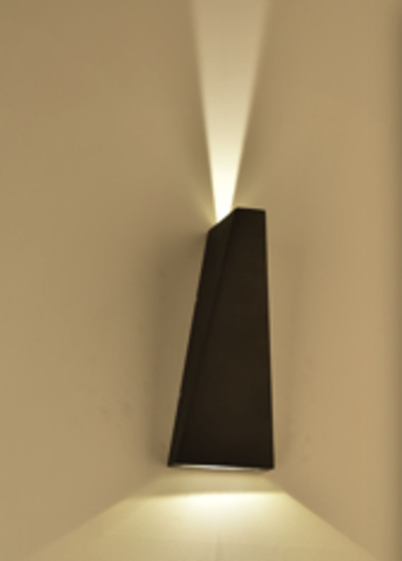 Уличный настенный светодиодный светильник Maytoni Times Square O580WL-L6B черный