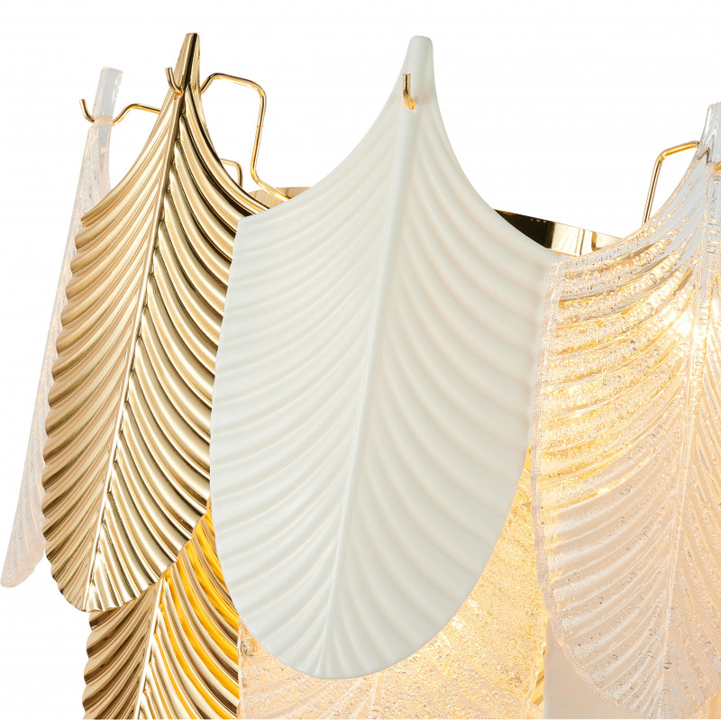 Подвесная люстра Favourite Pulcher 2619-12P, D480*H510/1870, Каркас золотого цвета, декоративные элементы из белого фарфора, полупрозрачного стекла и золотого металла