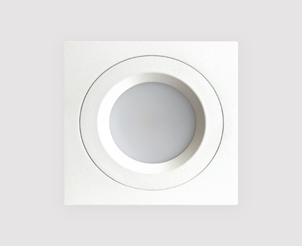 Влагозащищенный светильник 9*7,5 см, ITALLINE  IT08-8018 white 4000K