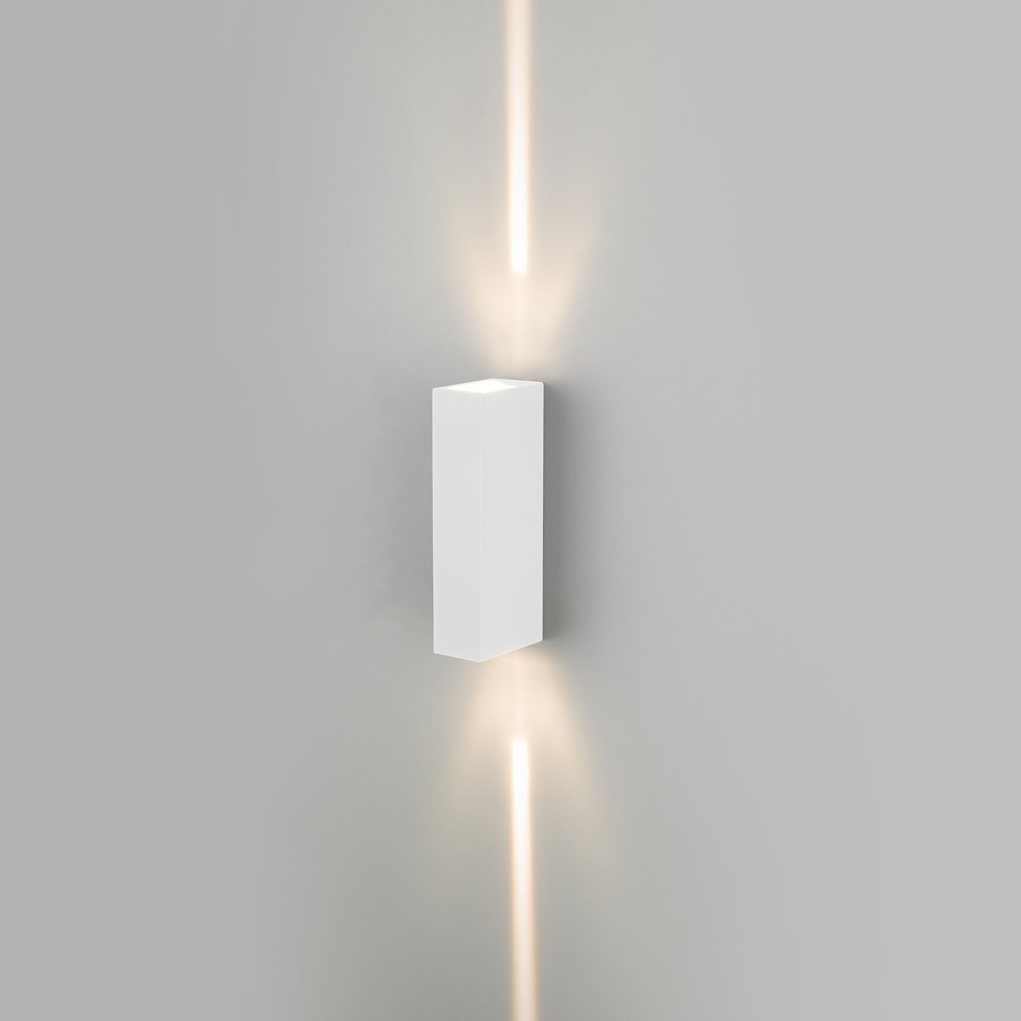 Уличный настенный светодиодный светильник Blaze LED IP54 35136/W белый Elektrostandard