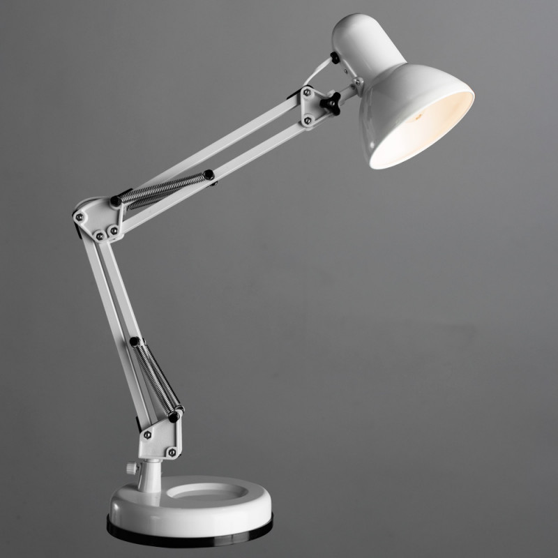 Офисная настольная лампа Arte lamp Junior A1330LT-1WH белый