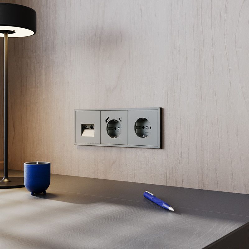 Розетка встраиваемая Voltum S70 с заземлением и защитными шторками, 16А, с USB, A+С, титан пластик Soft touch VLS040506