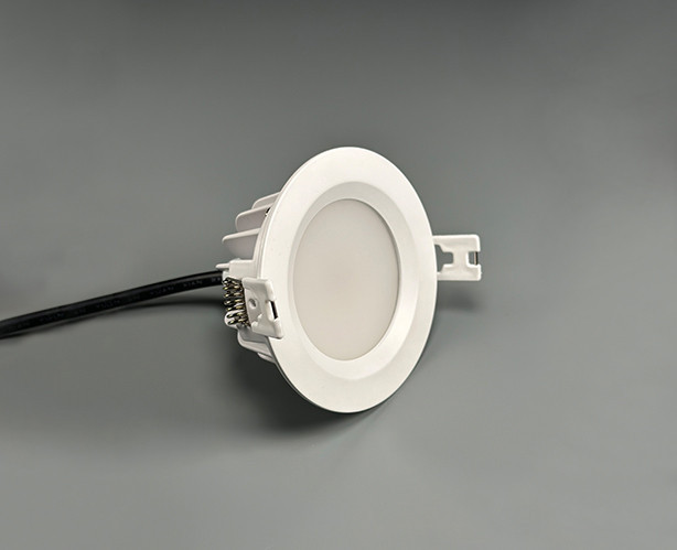 Влагозащищенный светильник 9*7,5 см, ITALLINE  IT08-8018 white 3000K