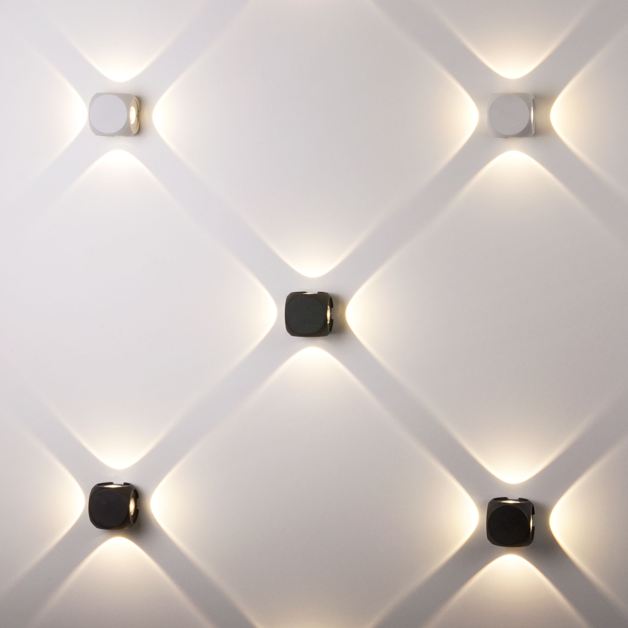 Уличный настенный светодиодный светильник CUBE 1504 TECHNO LED белый Elektrostandard