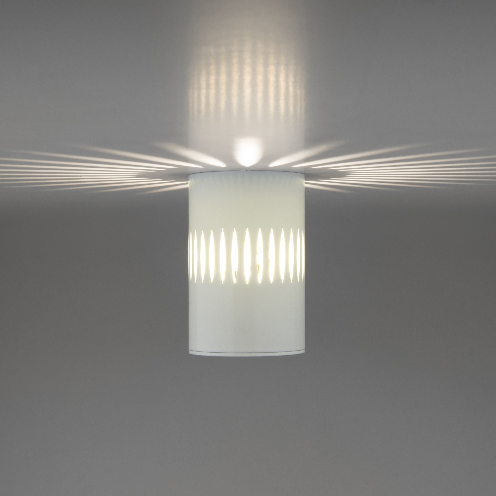 Светильник 7*7 см, LED 7W, 4200K с подсветкой белый DLS026 Elektrostandard