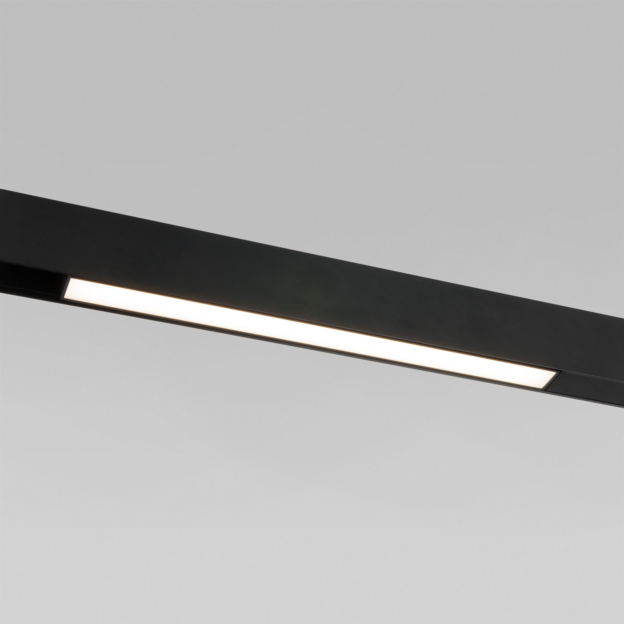 Трековый светильник Slim Magnetic L01 10W 4200K черный 85000/01 Elektrostandard