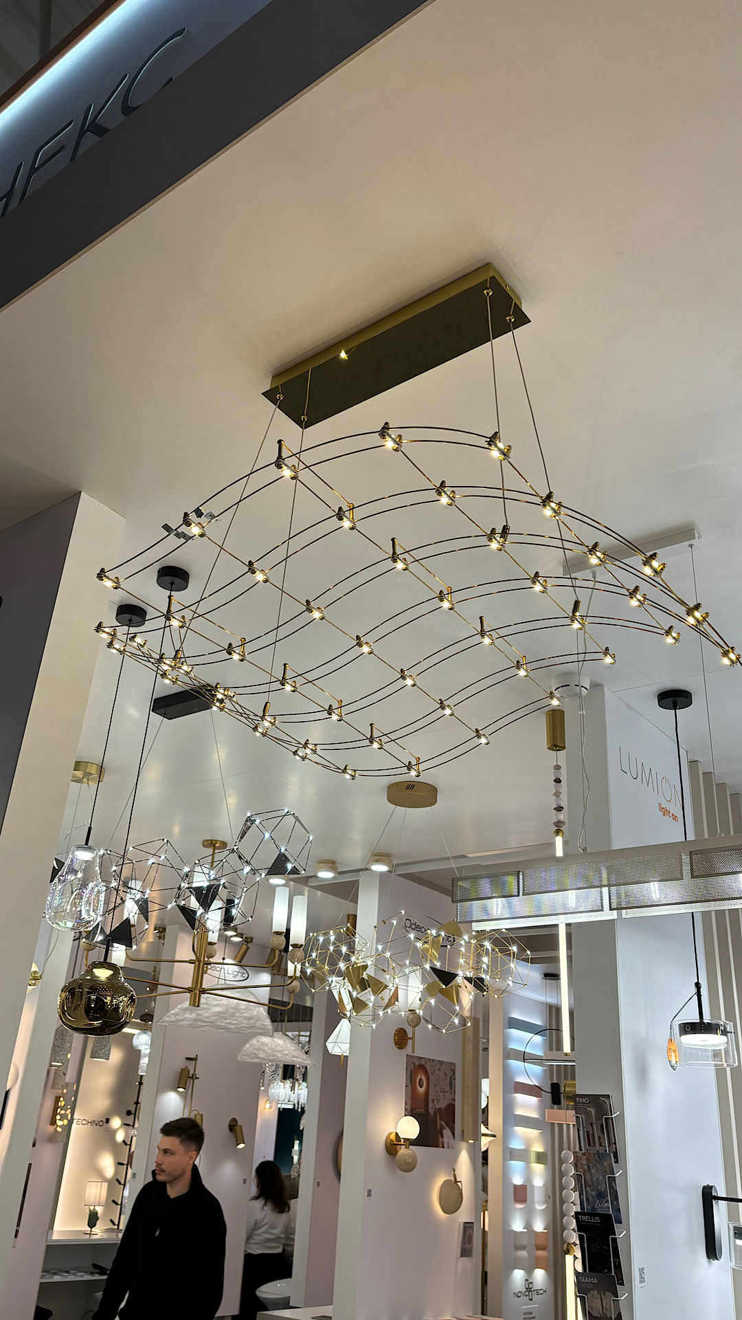 Подвесной светильник 100*LED*45W, 3000К, 4050lm Odeon Light Welkin 7057/45L, хром