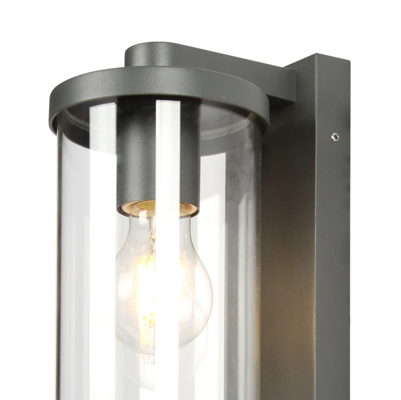 Уличный светильник Favourite Lukturis 3038-1W, D159*W118*H290, Каркас черного цвета, плафон из закаленного прозрачного стекла, IP44