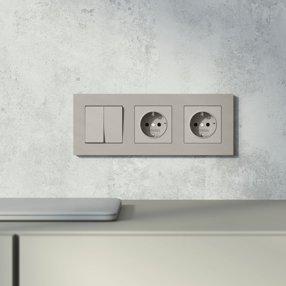 W0032917 Рамка на 3 поста Slab, дымчатый софт Werkel, 4690389218439