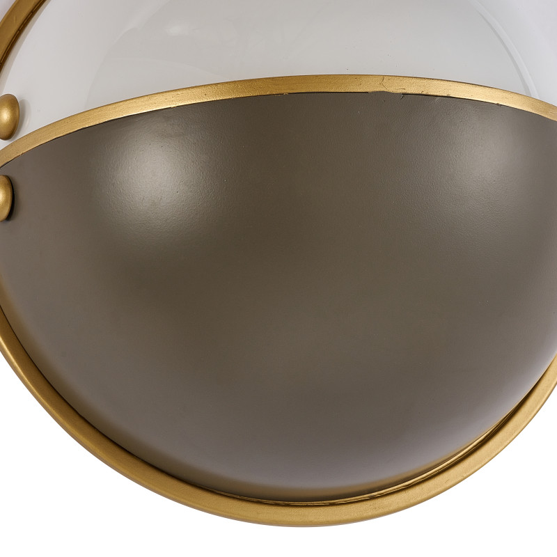 Бра Favourite Radius 2935-1W, D110*W215*H215, каркас золотого цвета, плафон из стекла цвета опала, декоративная вставка черного цвета