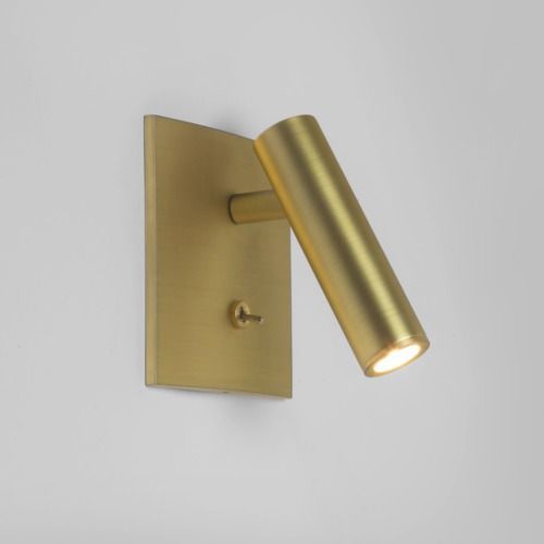 Настенный светодиодный светильник с поворотным плафоном Astro 7550 Enna Square Switched, матовое золото