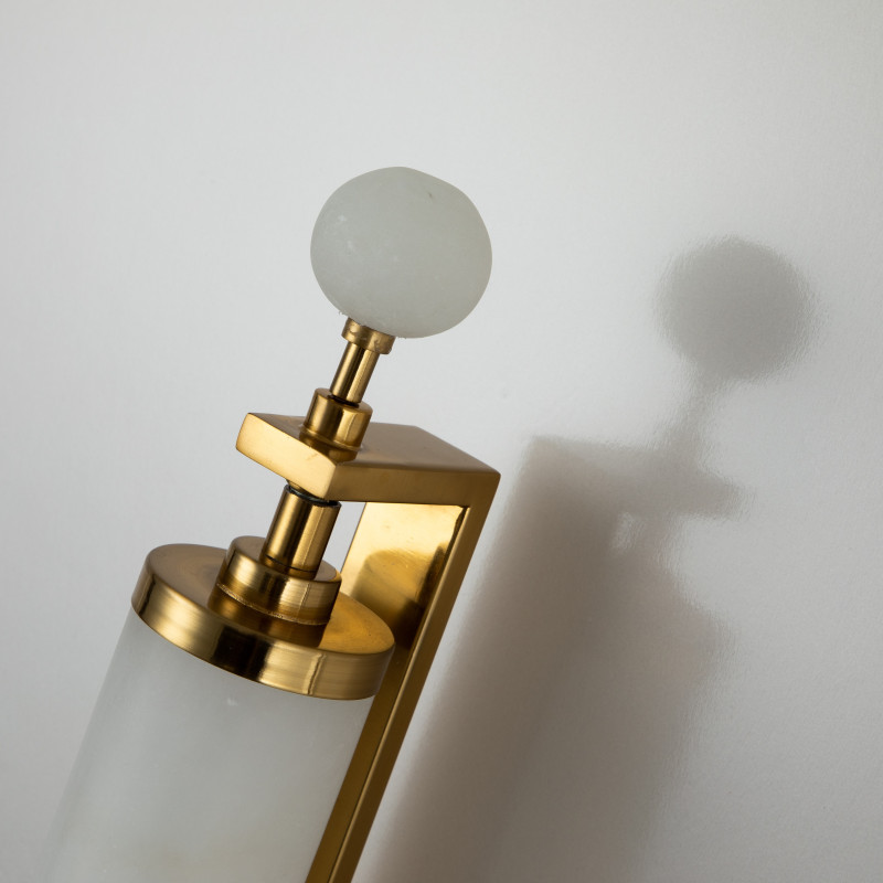 Бра Favourite Plunger 3011-2W, D105*W100*H500, латуни, плафон из искусственного белого мрамора, стеклянный декор по краям