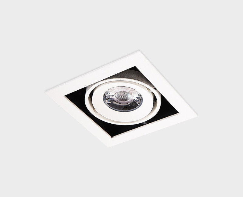 Встраиваемый светильник 10*10*5,2 см, ITALLINE  DL 3032 white 4000K