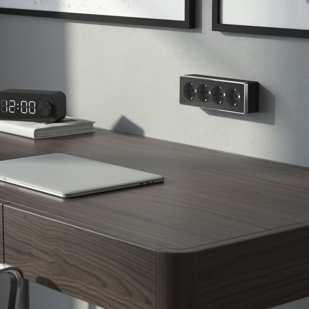 W5072258 Розетка четверная с заземлением и шторками Gallant, черныйхром Werkel, 4690389218026