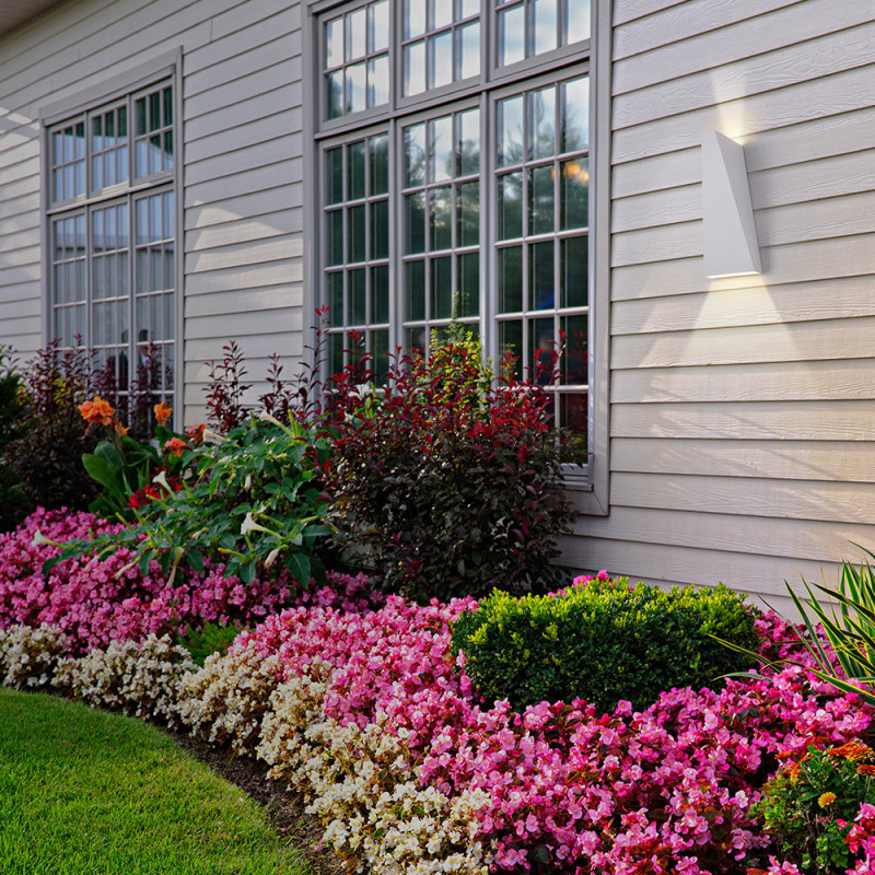 Уличный настенный светодиодный светильник Maytoni Times Square O580WL-L6W белый