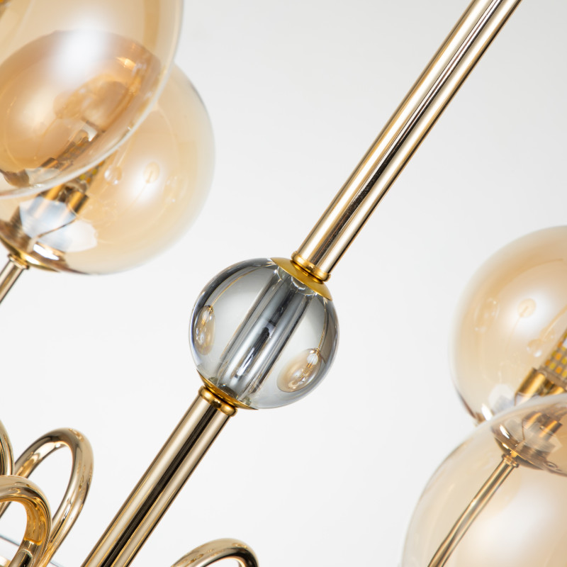 Подвесная люстра Favourite Ariel 2999-6P, D540*H530/1500, золотой гальваники, на центральном штоке декор в виде стеклянного шара, выдувные плафоны янтарного цвета