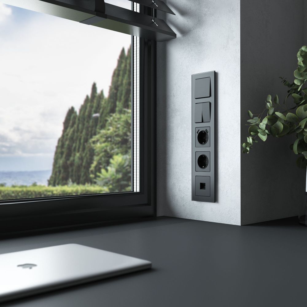 W0053108 Рамка на 5 постов Senso, черный, стекло soft-touch Werkel, 4690389214288