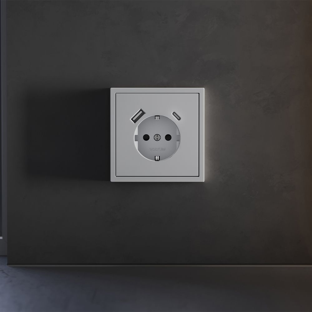 Накладка для розетки с заземлением и защитными шторками, с USB A+C, S70, серый Voltum VLS001016