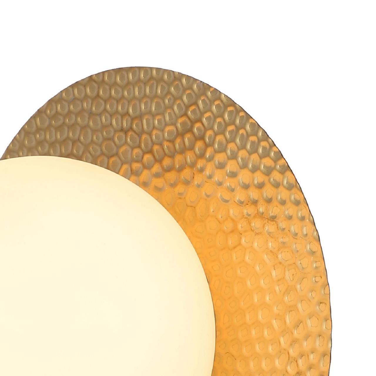 Бра F-Promo Roshni 3050-1W, D155*W195*H195, меди, плафон из белого стекла, декоративный элемент в виде металлического узорного блюдца