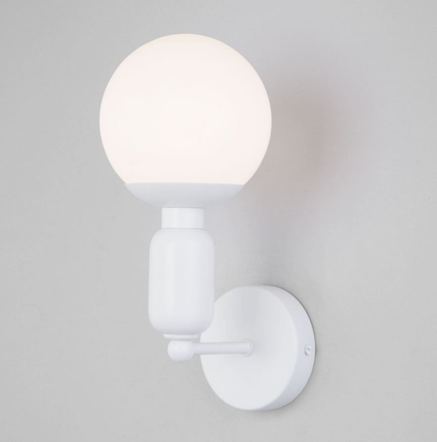 Настенный светильник со стеклянным плафоном Eurosvet 50251/1 белый,EURa057862