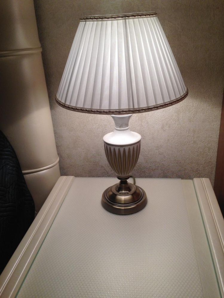 Настольная лампа Good light Вудсток 26-01.56/38363 бронза/белый