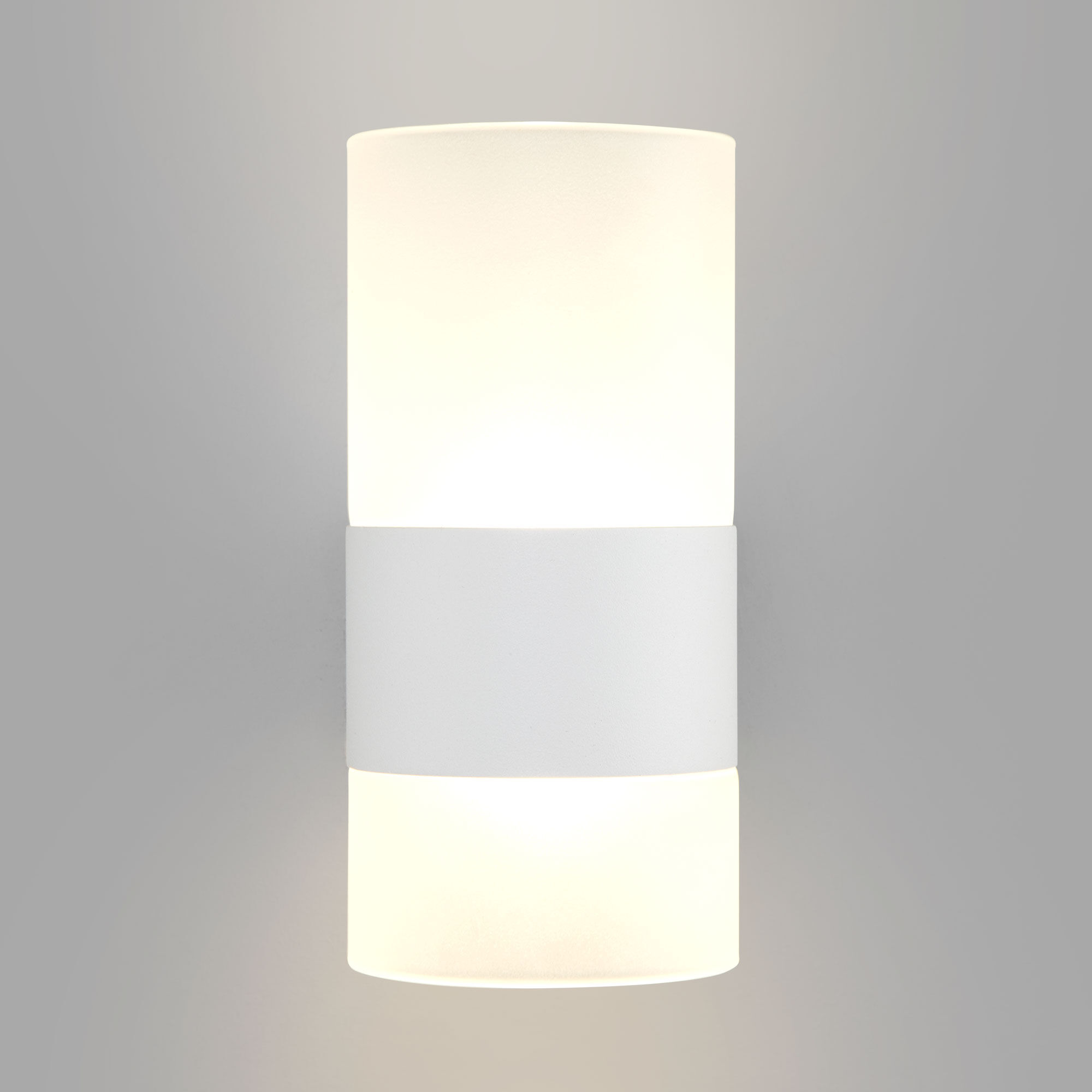 Настенный светильник Eurosvet Watford 40021/1 LED белый/матовый