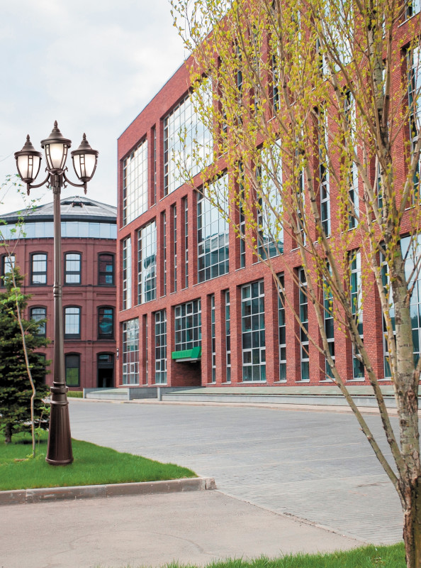 Садово-парковый светильник Maytoni Novara O026FL-03B, черный