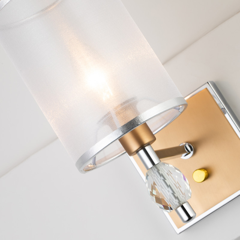 Бра Favourite Stine 2705-1W, D220*W110*H270, каркас серебряного цвета и цвета латуни, абажур из полупрозрачной органзы с серебряной тесьмой, декоративные элементы выполнены из прозрачного хрустал