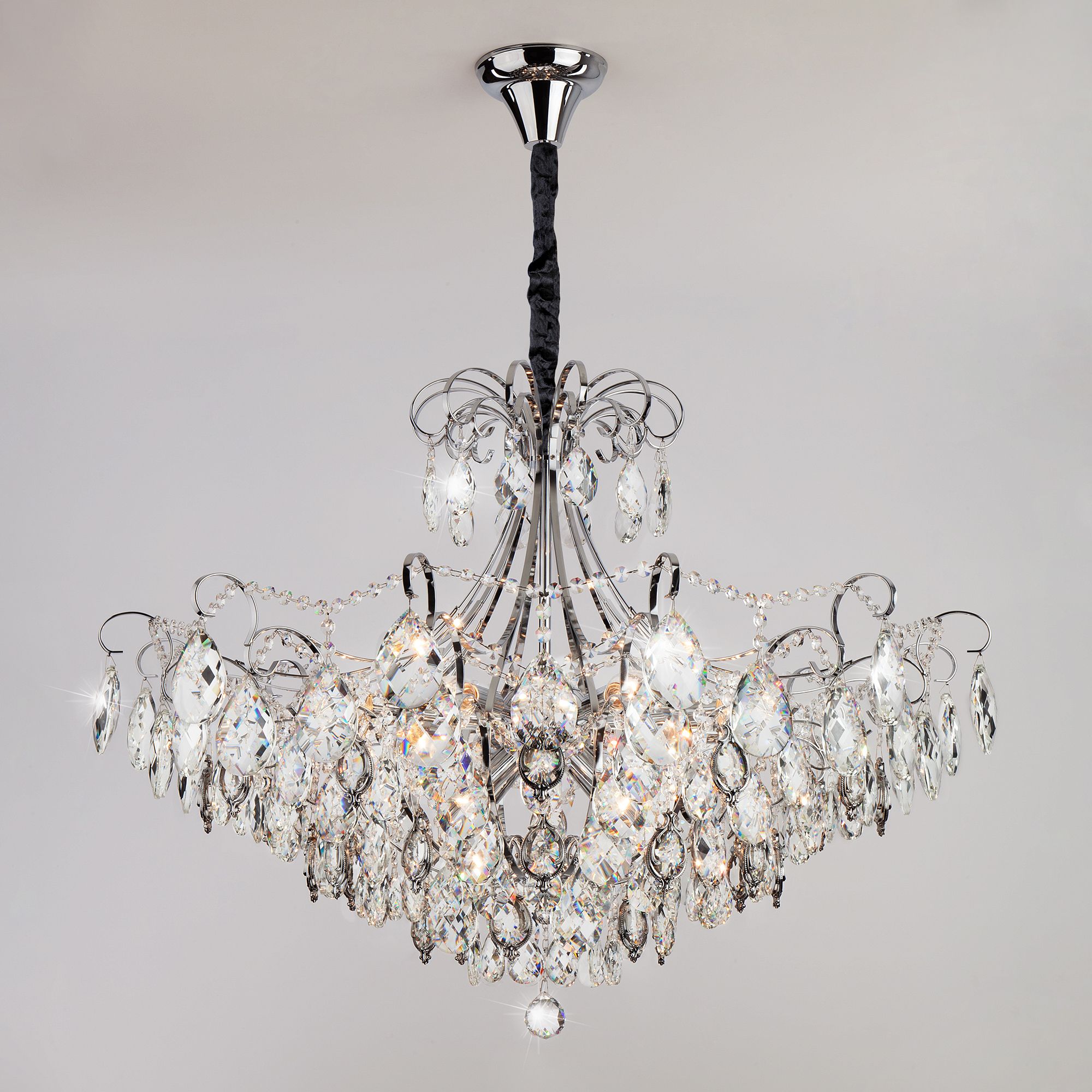 Влияние хрустальных люстр на общую атмосферу помещения