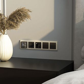 W1171708 Розетка с заземлением, шторками и USB тип A+C, черный Werkel, 4690389176449