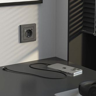 W1171764 Розетка с заземлением, шторками и USB тип A+C , графит матовый Werkel, 4690389194436